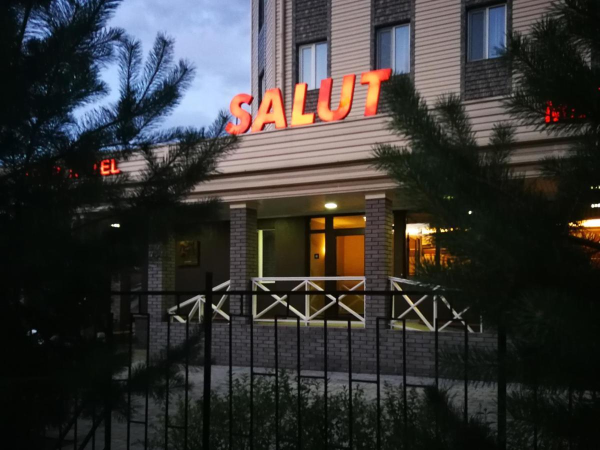 Salut Hotel Бішкек Екстер'єр фото